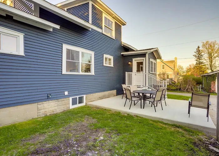 Indiana Vacation Rental - Walk To Syracuse Lake!