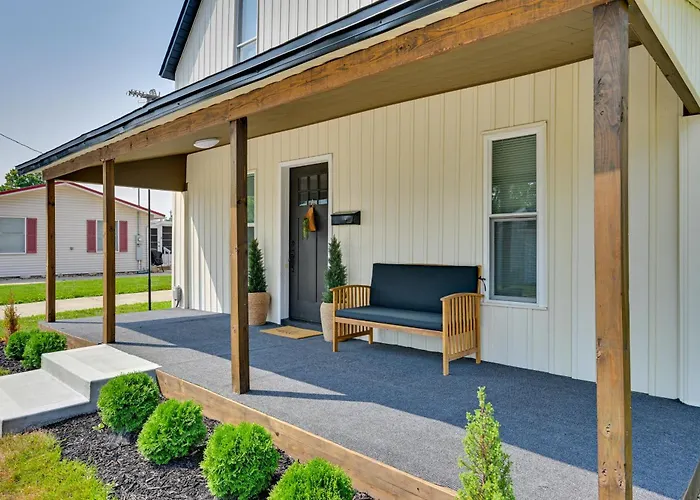 Waterfront Family Gem W/ Private Dock In Syracuse